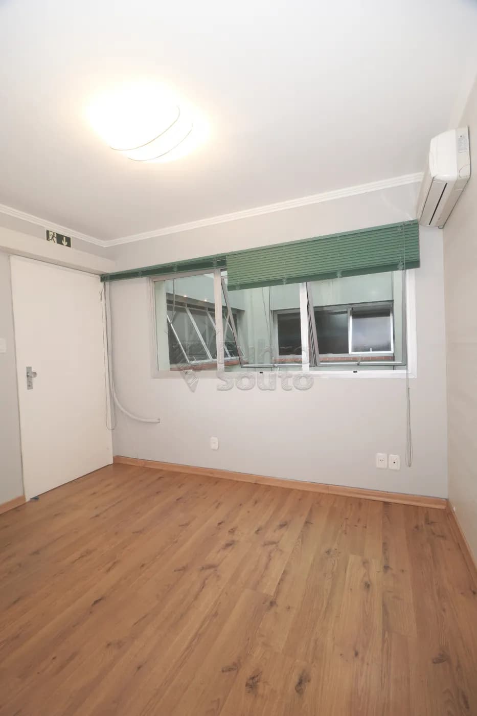 av3gne-pelotas-comercial-sala-em-condominio-centro-07-07-2026_00-06-19-6a4c6d2b14b4e.webp