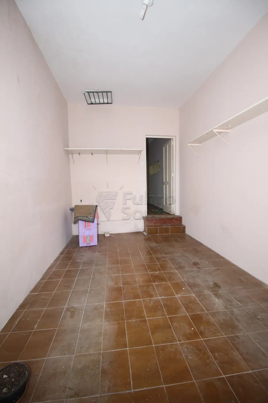 b5m0u9-pelotas-casa-padrao-centro-04-05-2024_23-00-31-38.webp