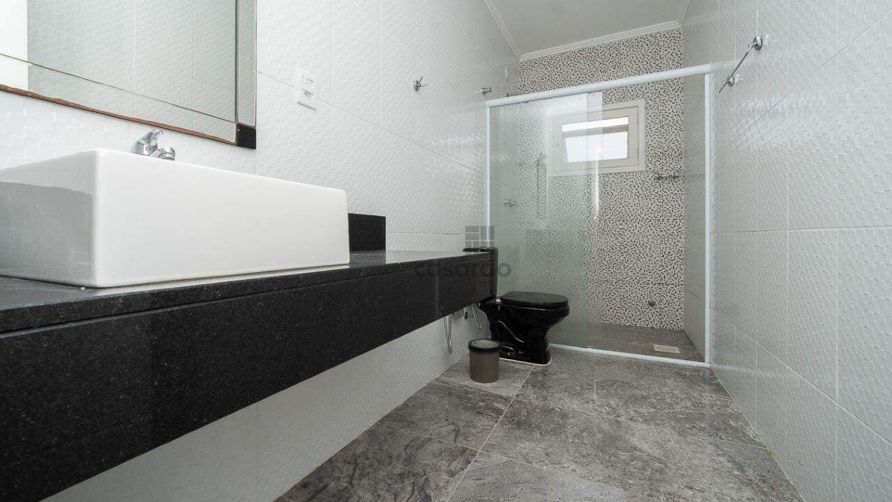 b7y6fk-casa-em-condominio-3-quartos-no-pelotas-banheiro-suite.jpg