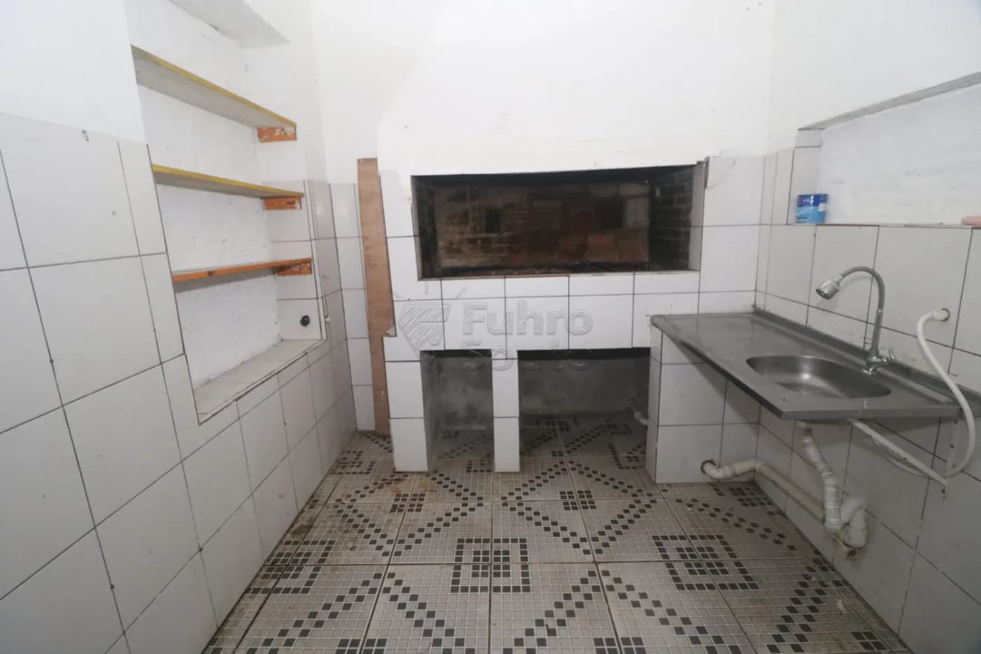 bh606t-pelotas-comercial-sala-fora-de-condominio-centro-15-04-2026_16-31-33-69dfe79558117.webp