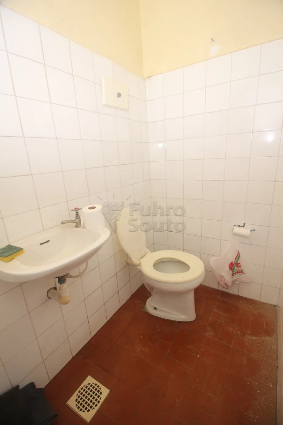 bistmr-pelotas-comercial-predio-centro-03-10-2025_00-21-00-14.webp