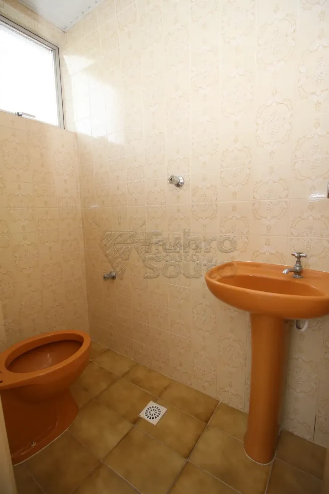 bzr28l-pelotas-comercial-sala-em-condominio-centro-20-12-2025_00-01-03-6946116f955db.webp