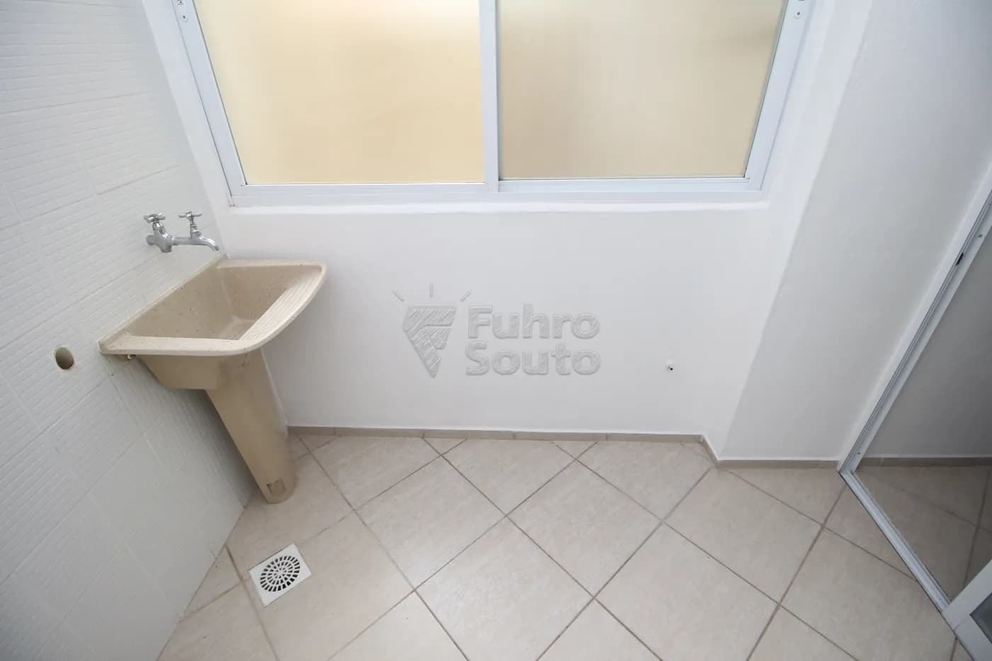 c5q5tf-pelotas-apartamento-padrao-centro-29-05-2024_20-44-02-14.webp