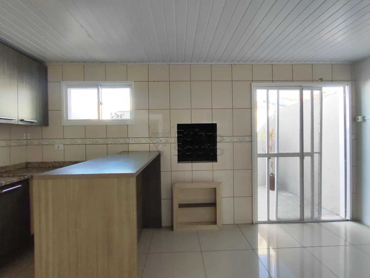 c98hw-pelotas-casa-condominio-tres-vendas-08-11-2025_11-08-44-17.webp