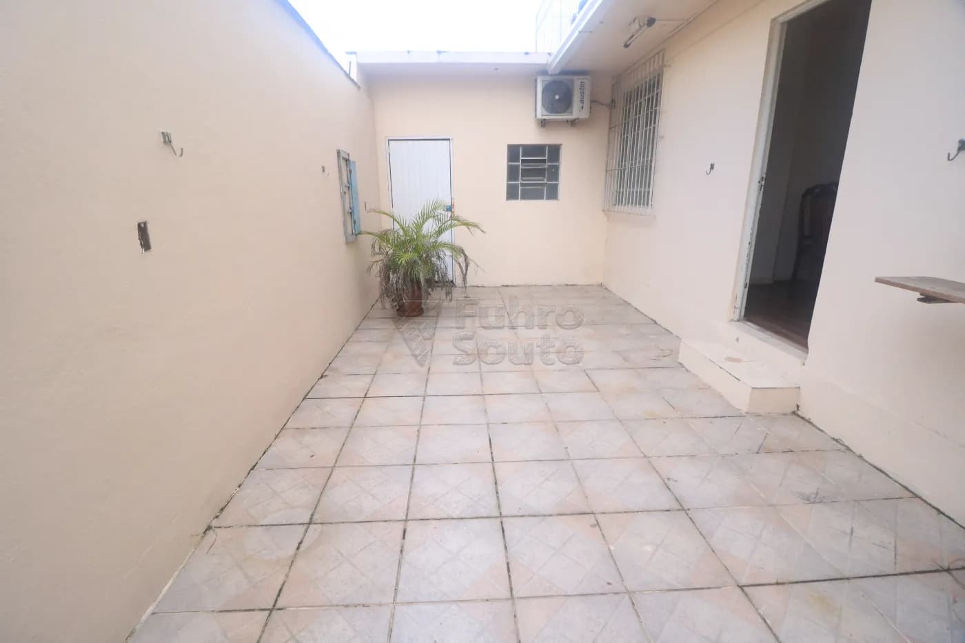 cjzyo-pelotas-apartamento-fora-de-condominio-centro-06-05-2026_23-18-11-69fbf66323440.webp