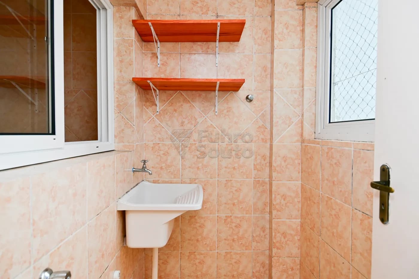 cmztxk-pelotas-apartamento-kitinete-centro-30-09-2024_00-16-28-6.webp