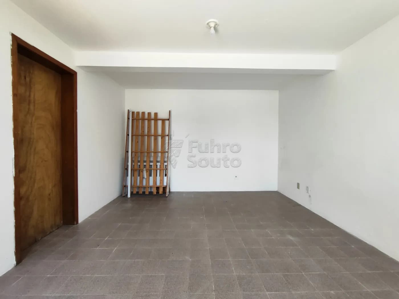 cs9mnu-pelotas-casa-padrao-centro-16-11-2023_17-09-00-23.webp