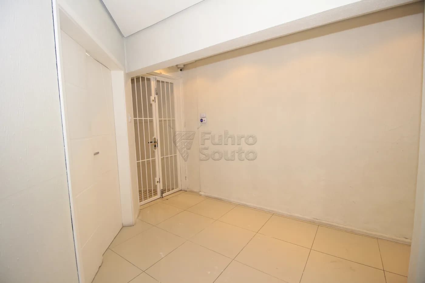 cxk2la-pelotas-comercial-predio-centro-24-09-2025_23-29-29-5.webp
