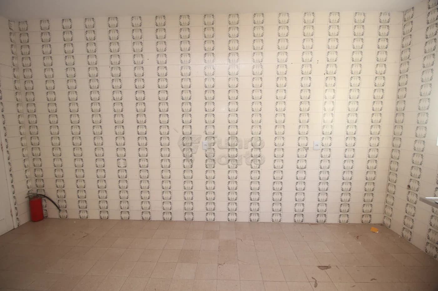 cz3u8a-pelotas-casa-padrao-centro-04-11-2025_01-03-46-25.webp