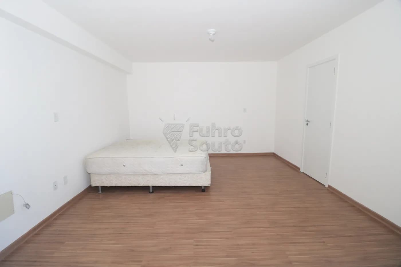 d6xs3-pelotas-apartamento-padrao-centro-20-05-2026_22-48-28-6a0e646c41ec3.webp