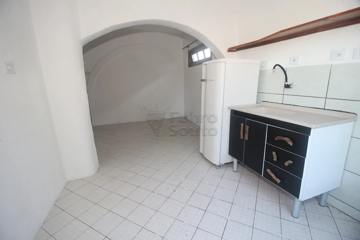 d84uq7-pelotas-casa-padrao-centro-06-11-2025_00-55-05-35.webp