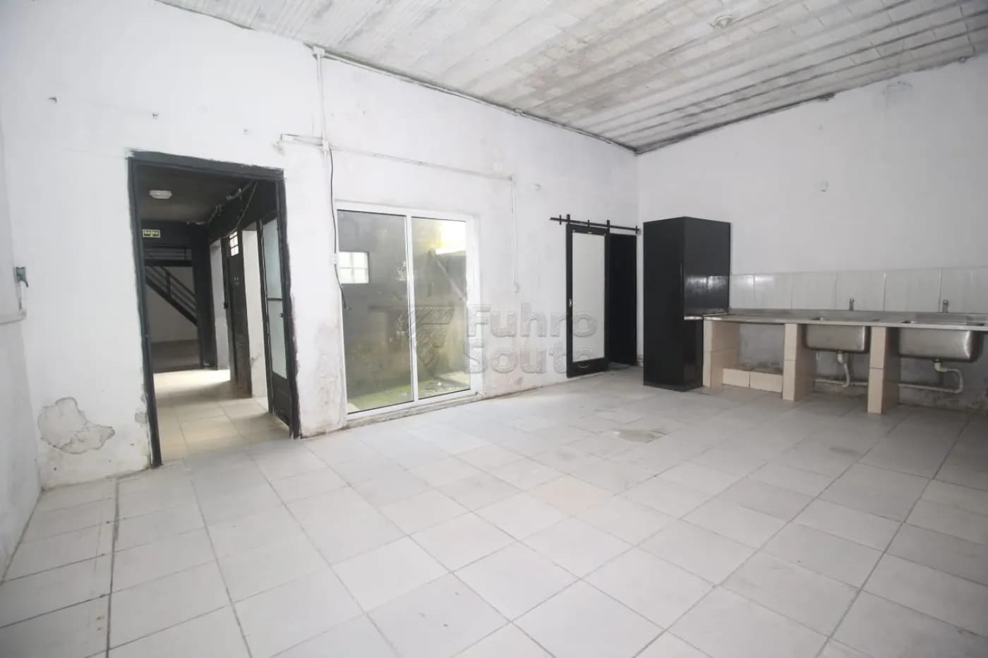 dkj63n-pelotas-comercial-predio-centro-23-10-2025_14-00-44-22.webp