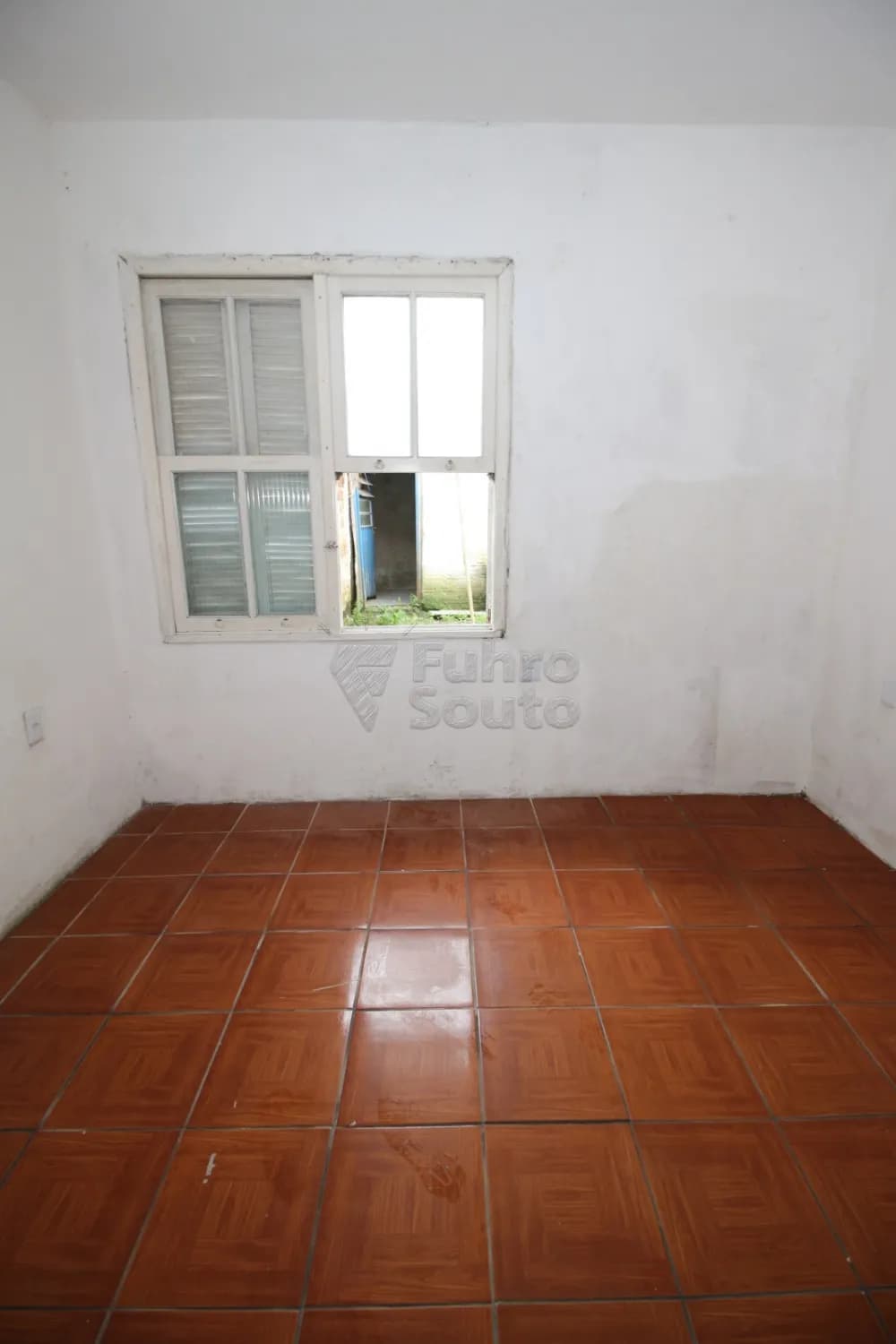 dz2x09-pelotas-casa-padrao-centro-18-08-2023_16-17-47-24.webp