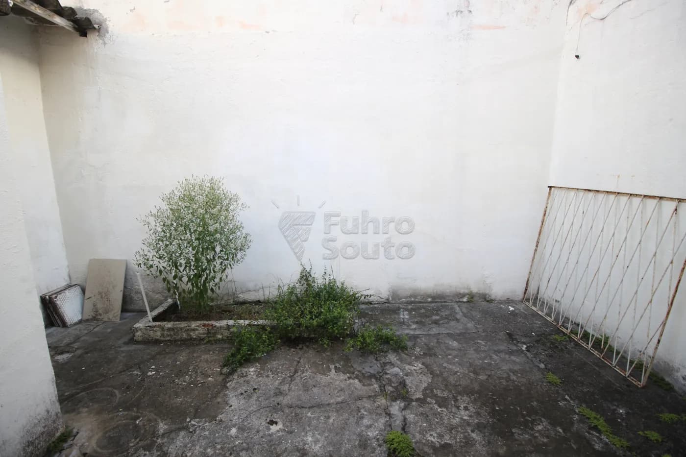 e3cwy-pelotas-casa-padrao-centro-22-03-2024_23-31-21-25.webp
