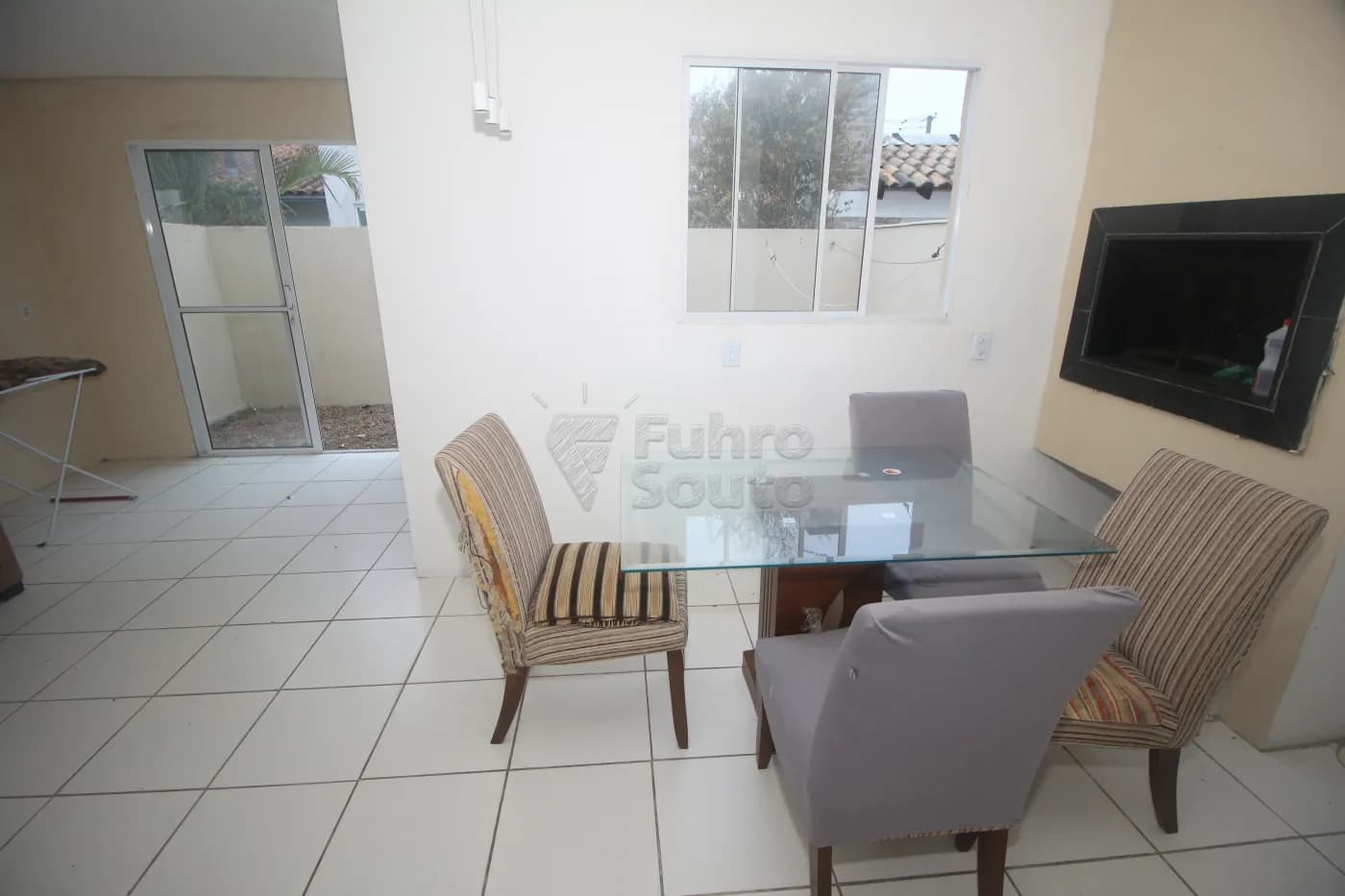 e4knf-pelotas-casa-condominio-tres-vendas-14-07-2025_23-48-50-26.webp