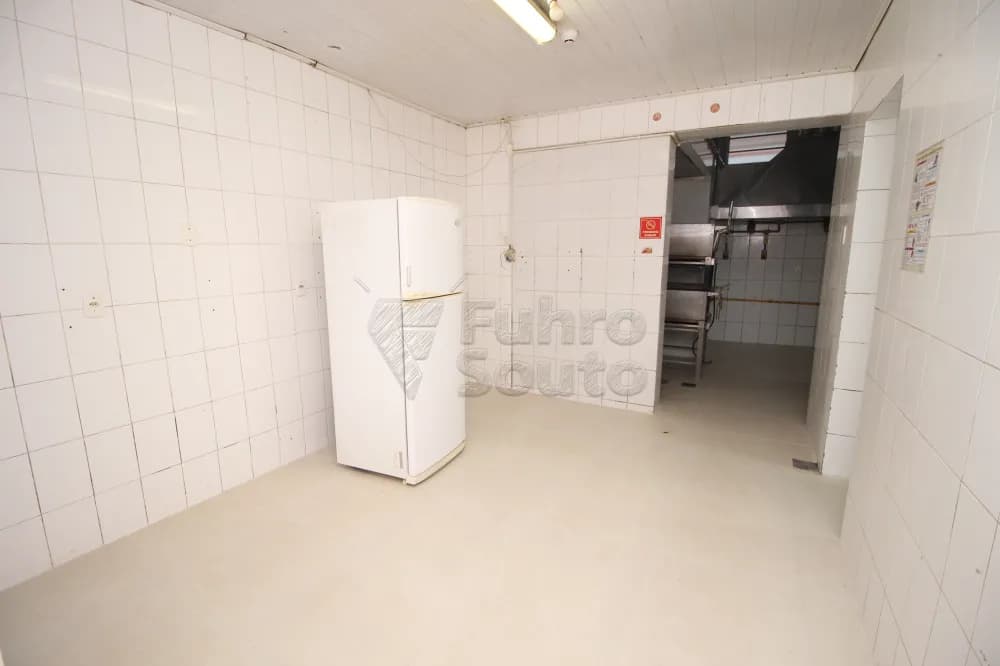 ej00hf-pelotas-comercial-predio-centro-13-04-2023_00-48-18-16.webp