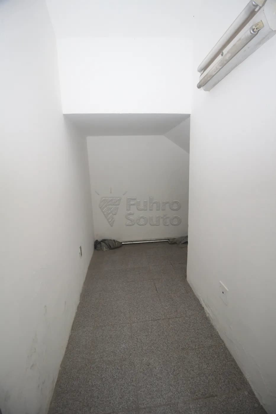 eml13-pelotas-comercial-predio-centro-03-10-2025_00-20-57-11.webp