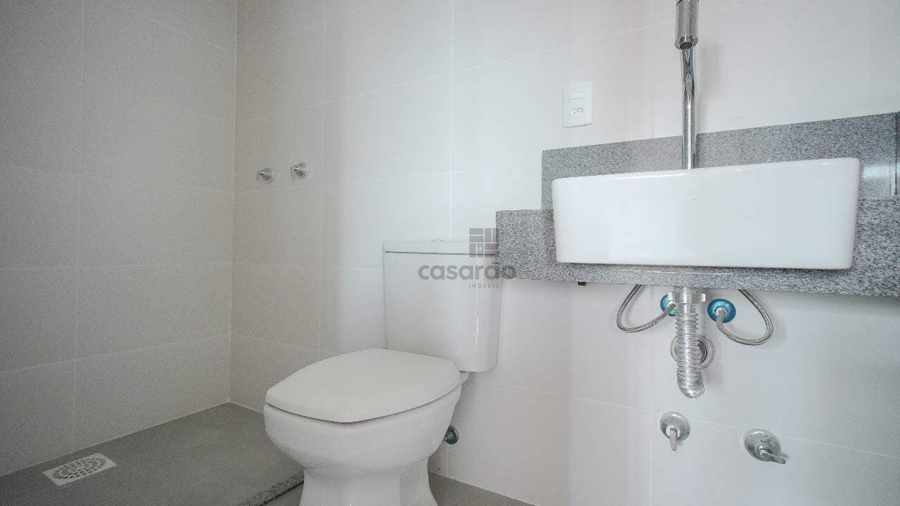 emlm2-apartamento-2-quartos-no-pelotas-banheiro-suite.jpg