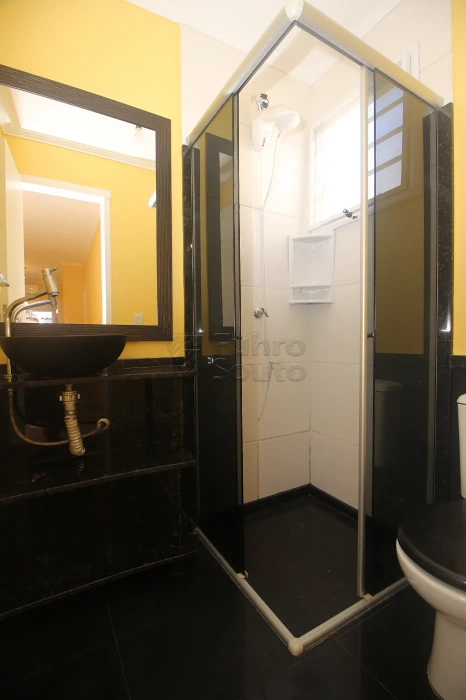 enq6uo-pelotas-casa-condominio-tres-vendas-14-02-2025_23-39-46-31.webp