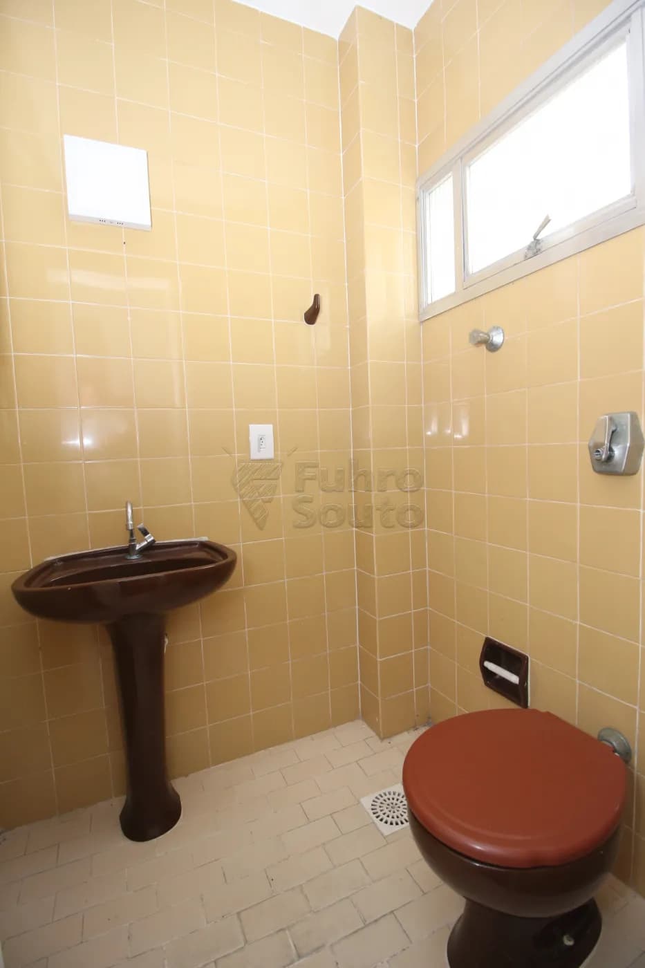 es26s-pelotas-comercial-predio-centro-19-03-2024_08-10-06-4.webp
