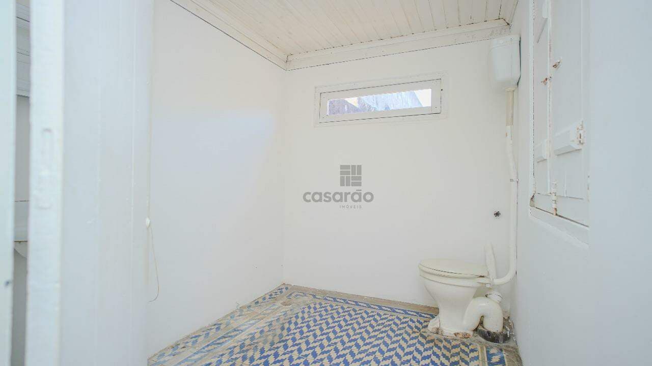 evtem9-casa-comercial-4-quartos-no-pelotas-banheiro-suite.jpg