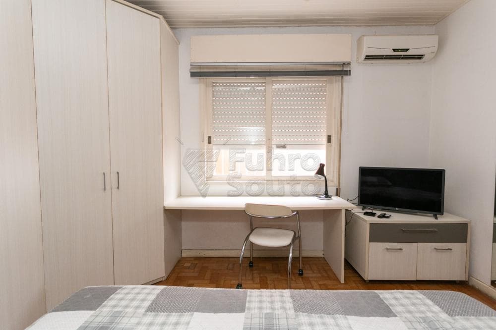f882ug-pelotas-casa-padrao-centro-12-12-2022_16-04-32-29.jpg