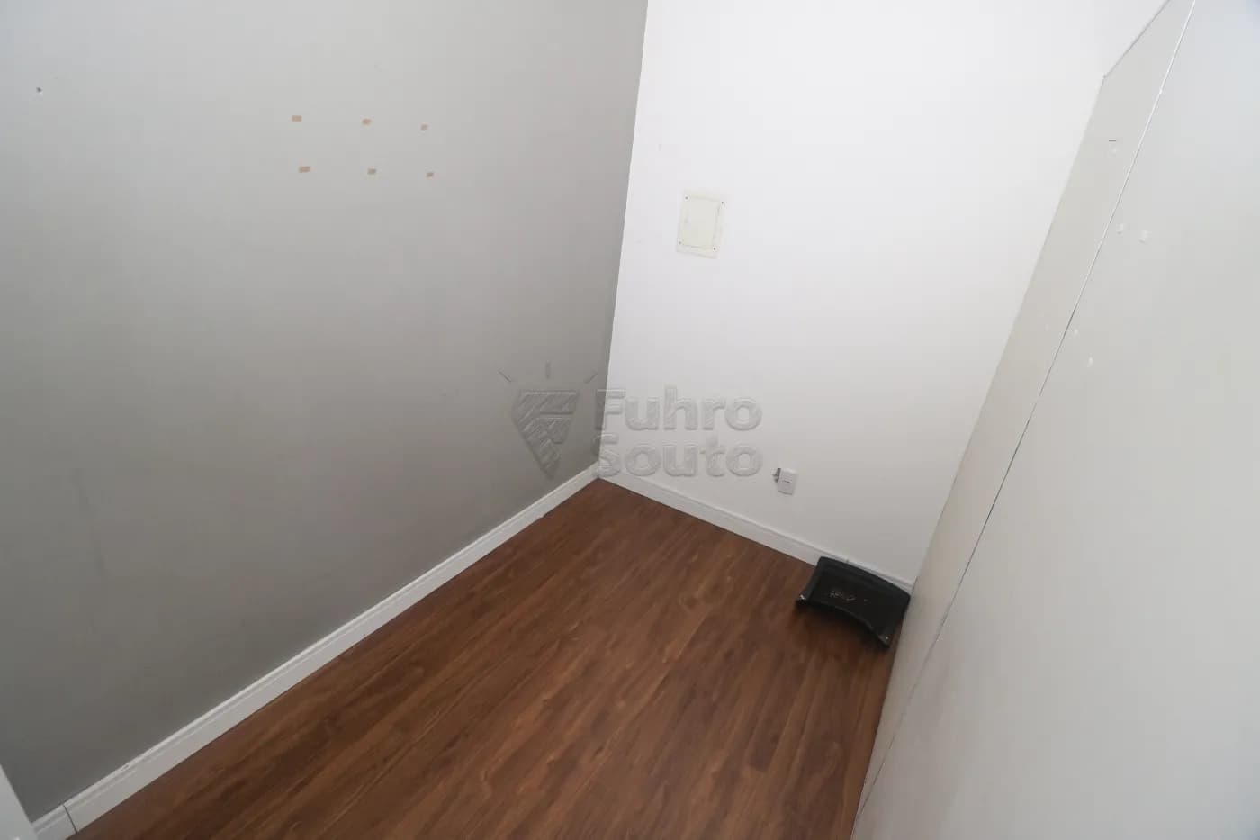 fausrw-pelotas-comercial-sala-em-condominio-centro-20-05-2026_01-18-47-6a0d3627c7818.webp
