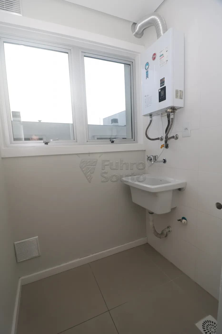 fc8hz-pelotas-apartamento-padrao-tres-vendas-16-03-2026_21-44-23-69b8a3e787796.webp