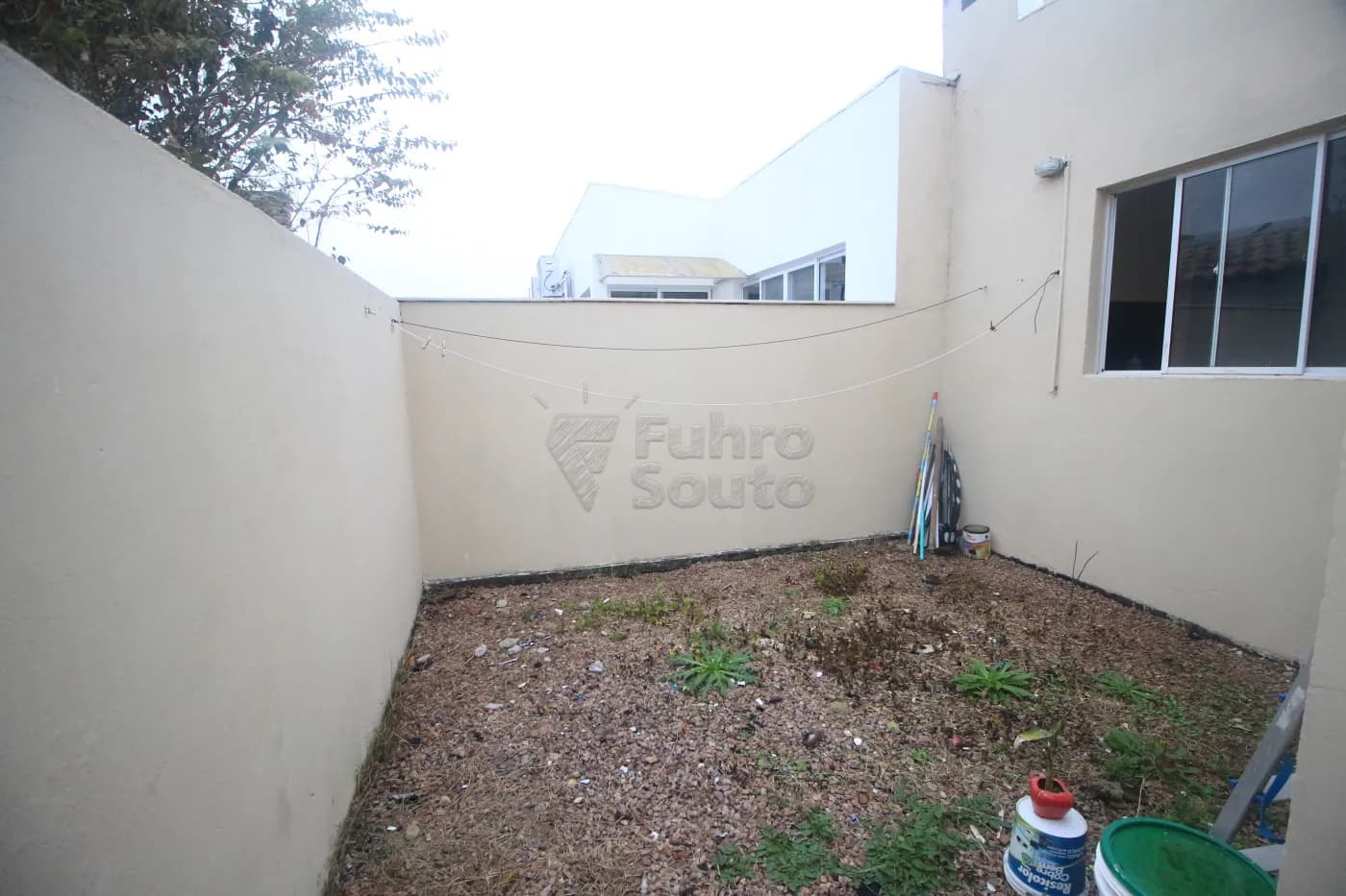 fcqdyb-pelotas-casa-condominio-tres-vendas-14-07-2025_23-49-00-35.webp