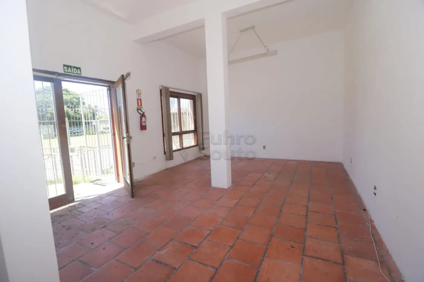 fjd866-pelotas-comercial-loja-em-condominio-centro-12-12-2025_13-36-09-693c44792c786.webp