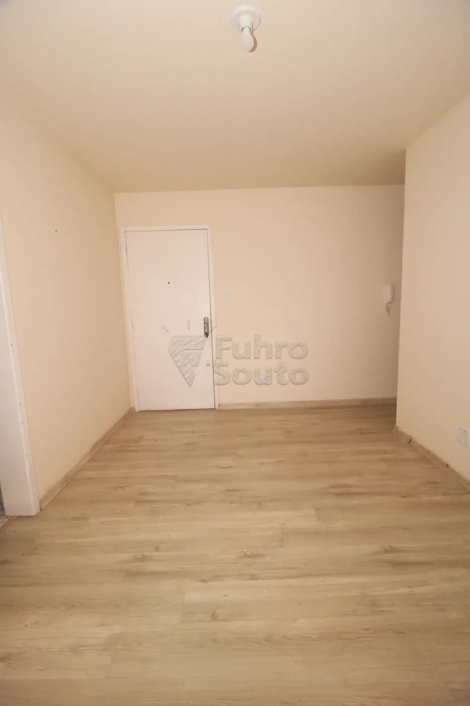 fq445r-pelotas-apartamento-padrao-centro-07-01-2026_02-02-49-695de8f93fe5c.webp