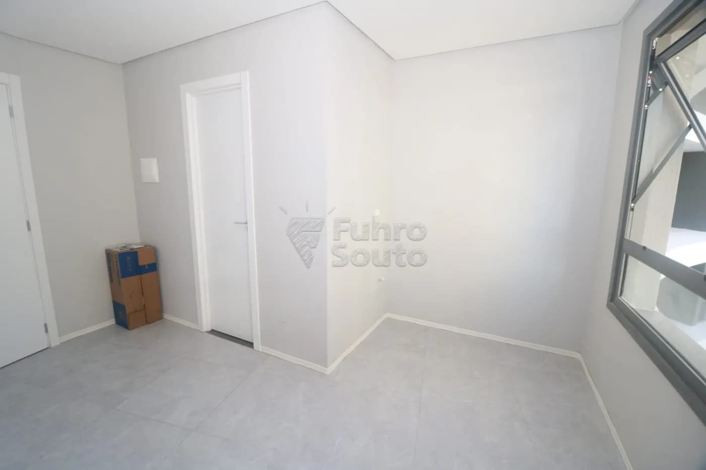 fu17o-pelotas-comercial-sala-em-condominio-sao-goncalo-23-04-2026_17-56-23-69ea877721ad9.webp