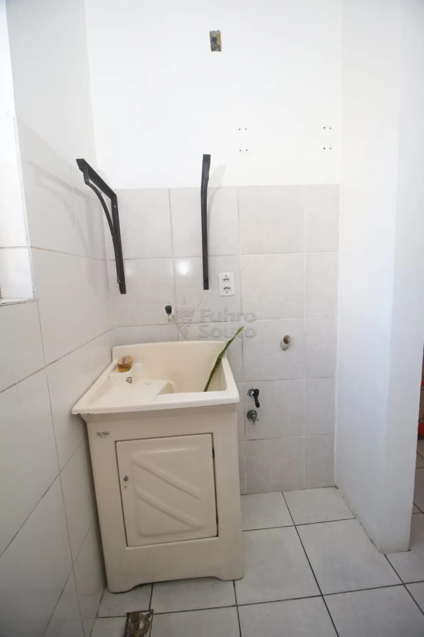 fyjdrp-pelotas-apartamento-padrao-tres-vendas-09-10-2025_13-54-08-20.webp