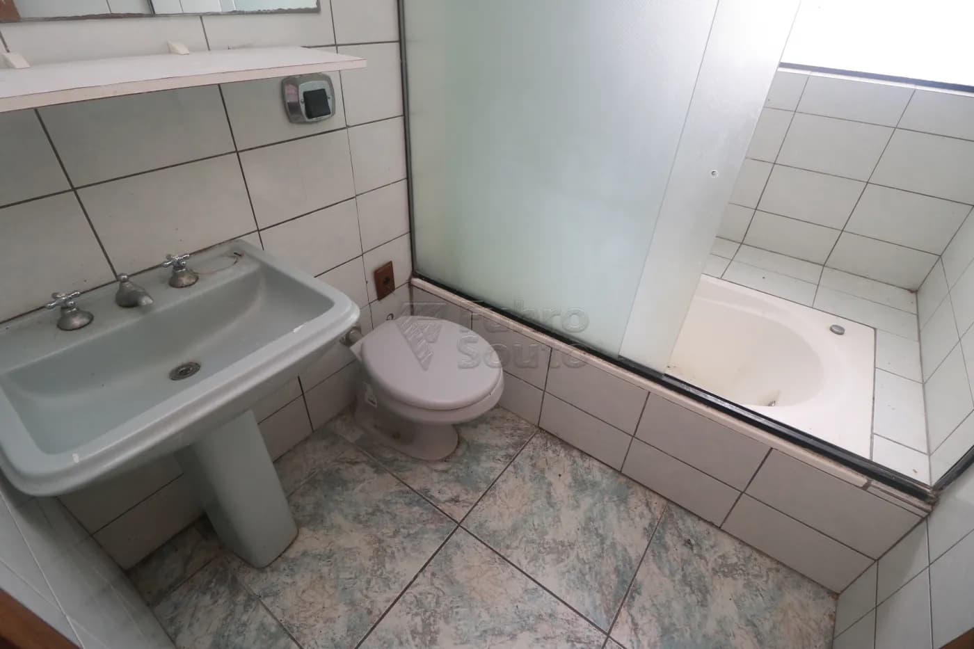 gl54ub-pelotas-apartamento-padrao-centro-21-01-2026_23-48-50-697190127927a.webp