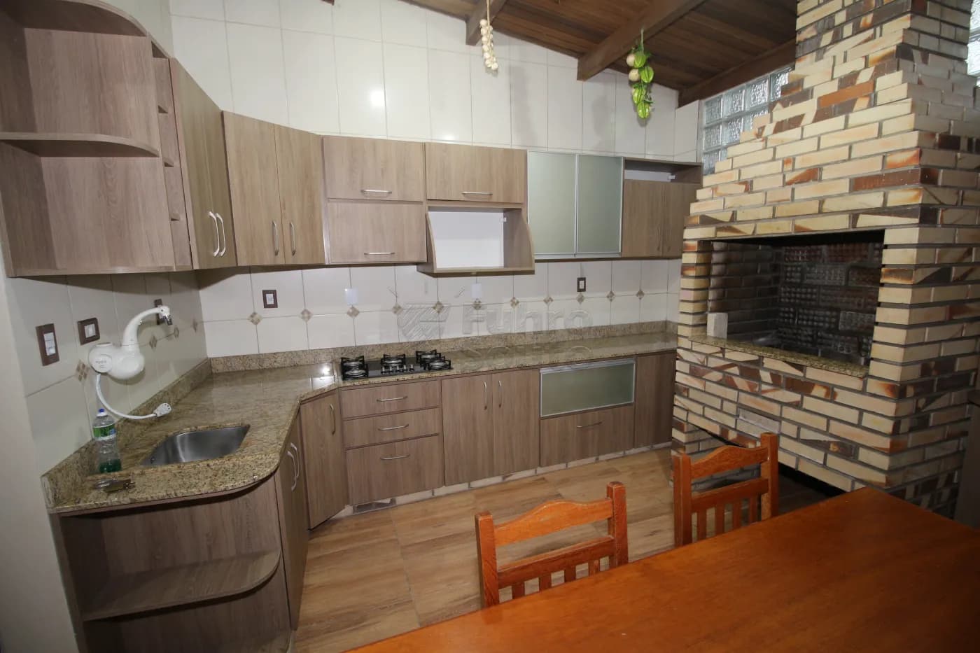 gzviz7-pelotas-casa-padrao-centro-04-05-2024_23-00-24-31.webp