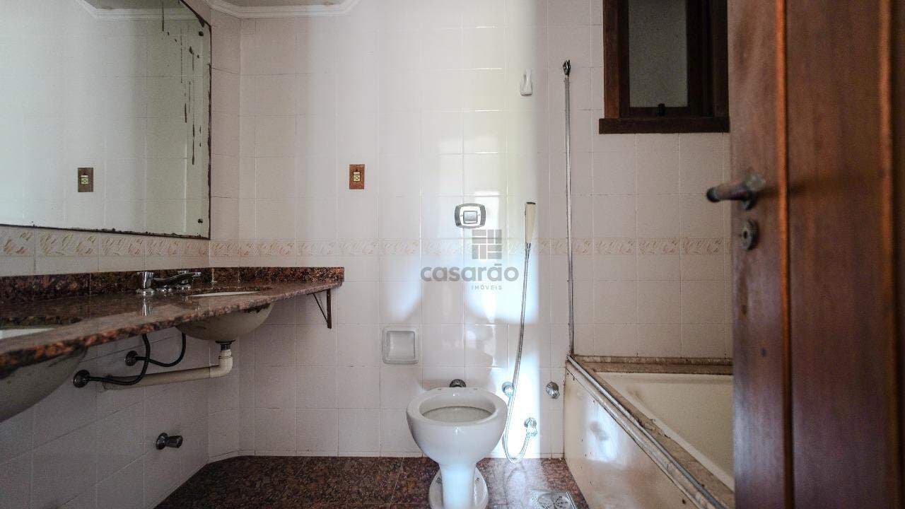 hf8uah-apartamento-3-quartos-no-pelotas-banheiro-suite.jpg