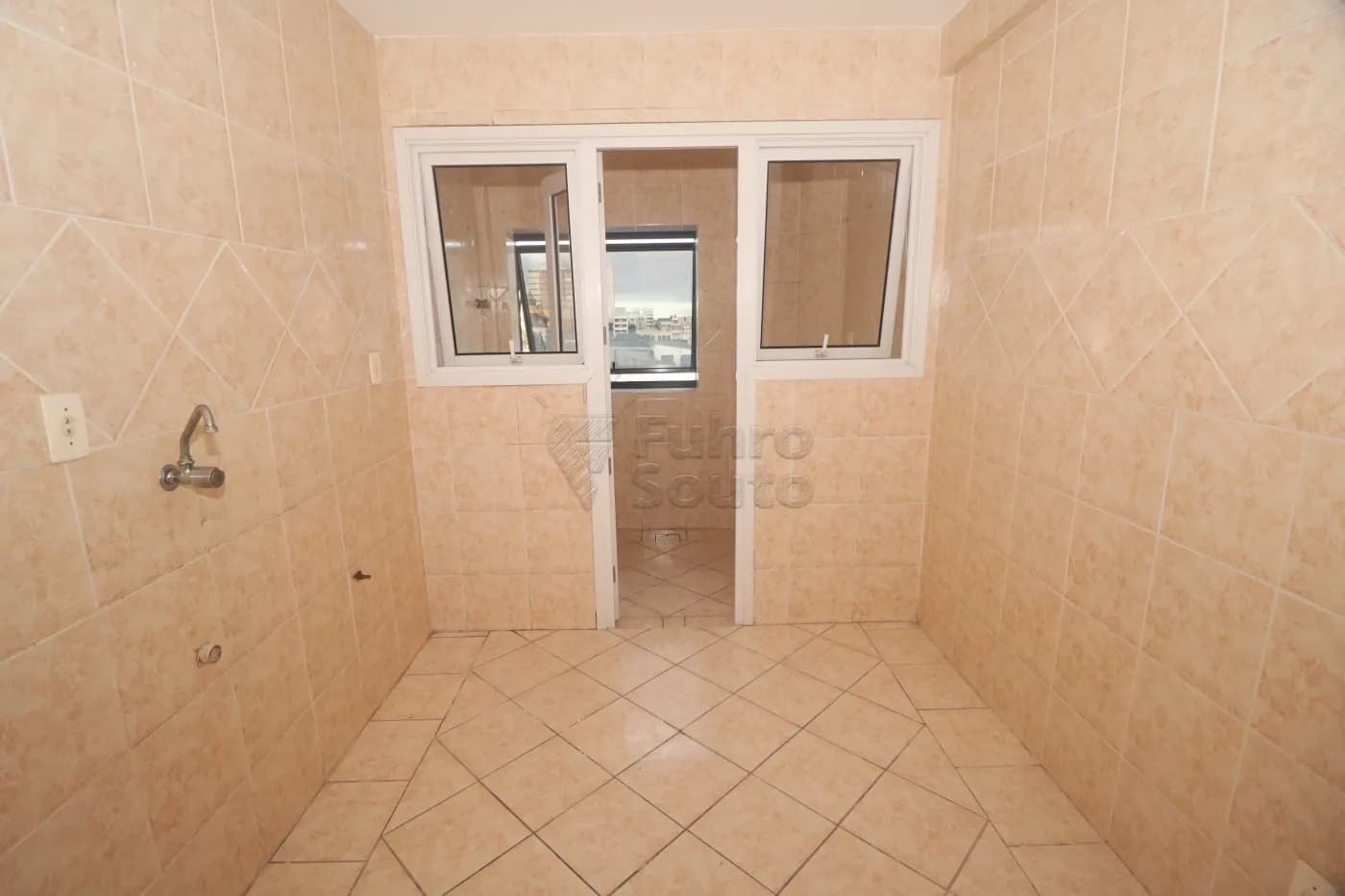 hl667o-pelotas-apartamento-padrao-centro-14-07-2026_00-37-07-6a55aee3f2375.webp