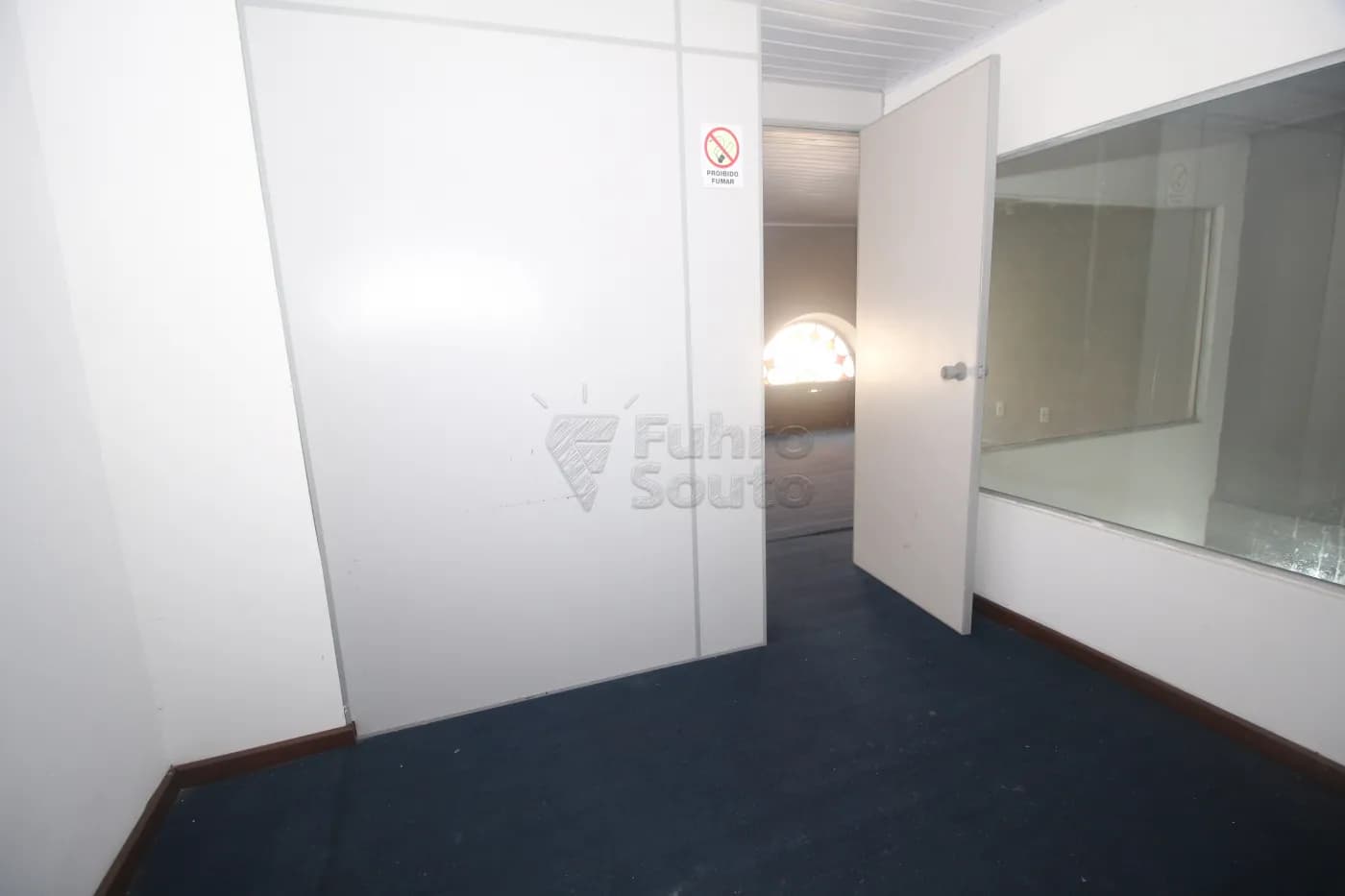 hlloaq-pelotas-comercial-predio-centro-31-10-2025_00-16-58-27.webp