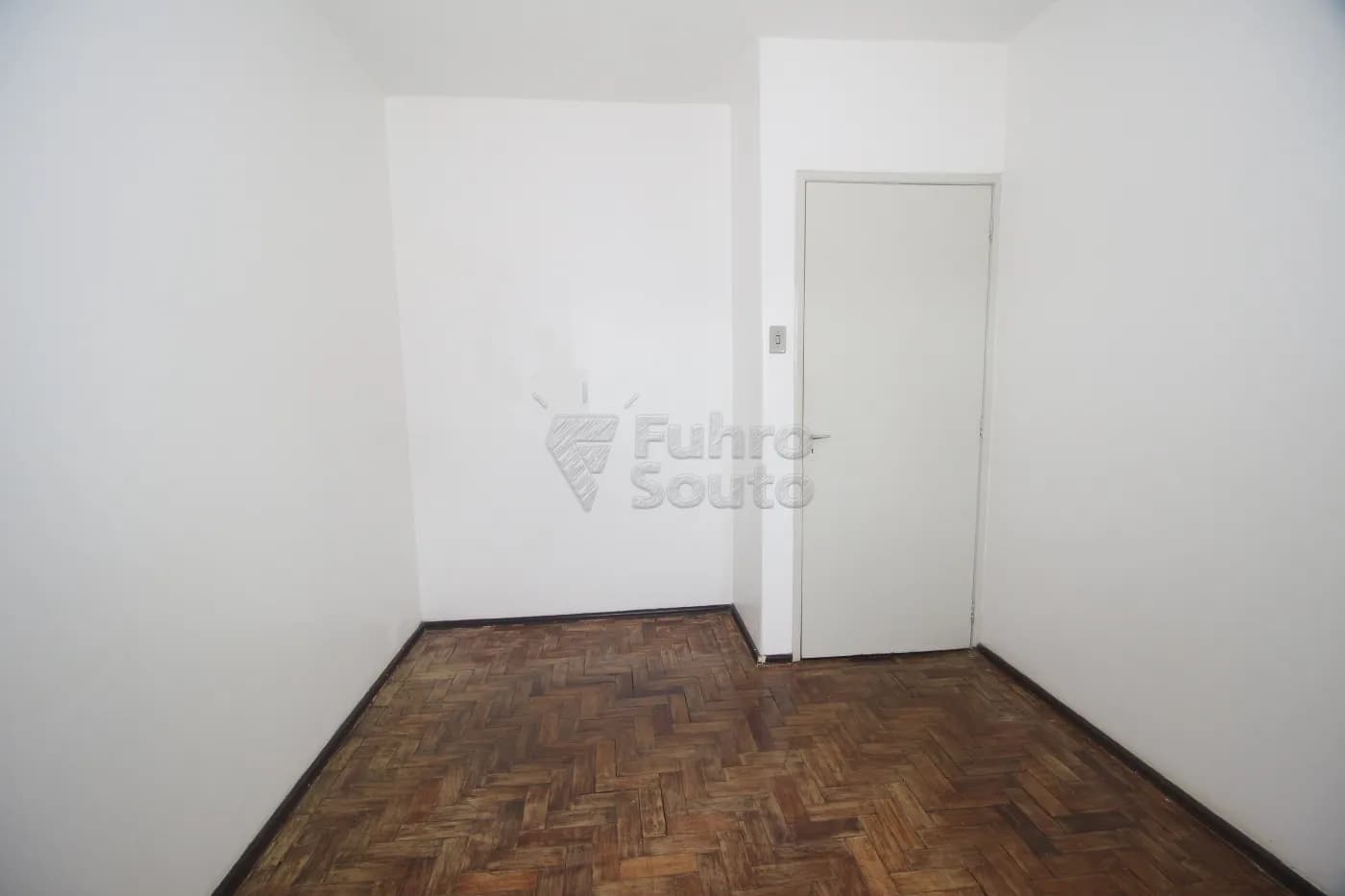 hm47qs-pelotas-apartamento-fora-de-condominio-fragata-10-04-2025_12-19-29-18.webp