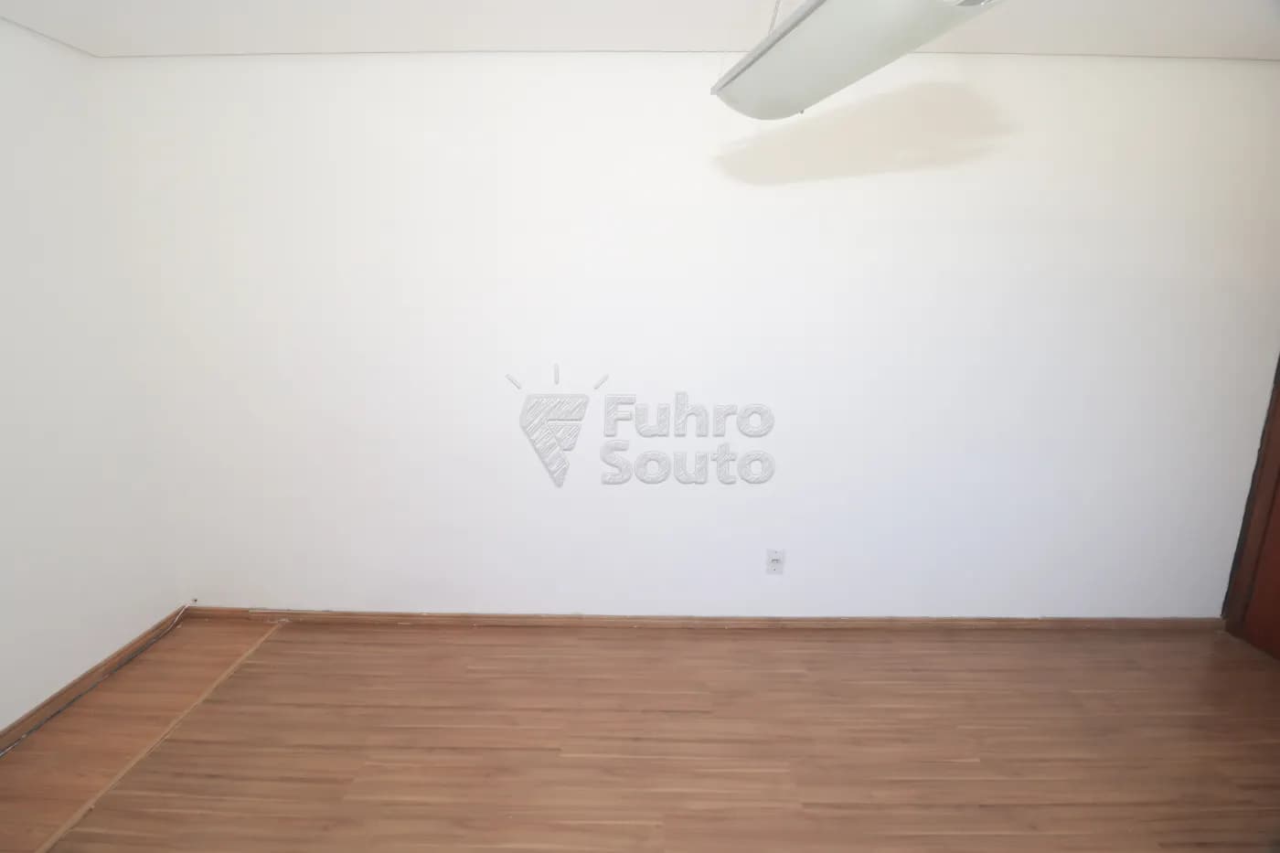 hslai-pelotas-comercial-sala-em-condominio-centro-05-02-2026_00-48-35-6984131361074.webp