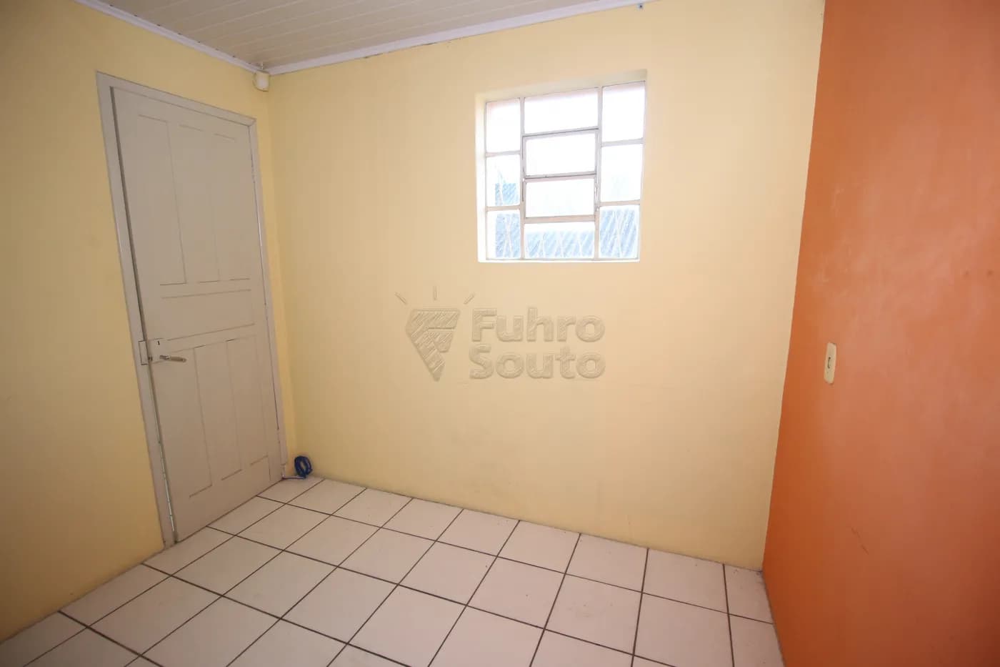 hz5se-pelotas-casa-padrao-centro-22-03-2024_23-31-26-30.webp