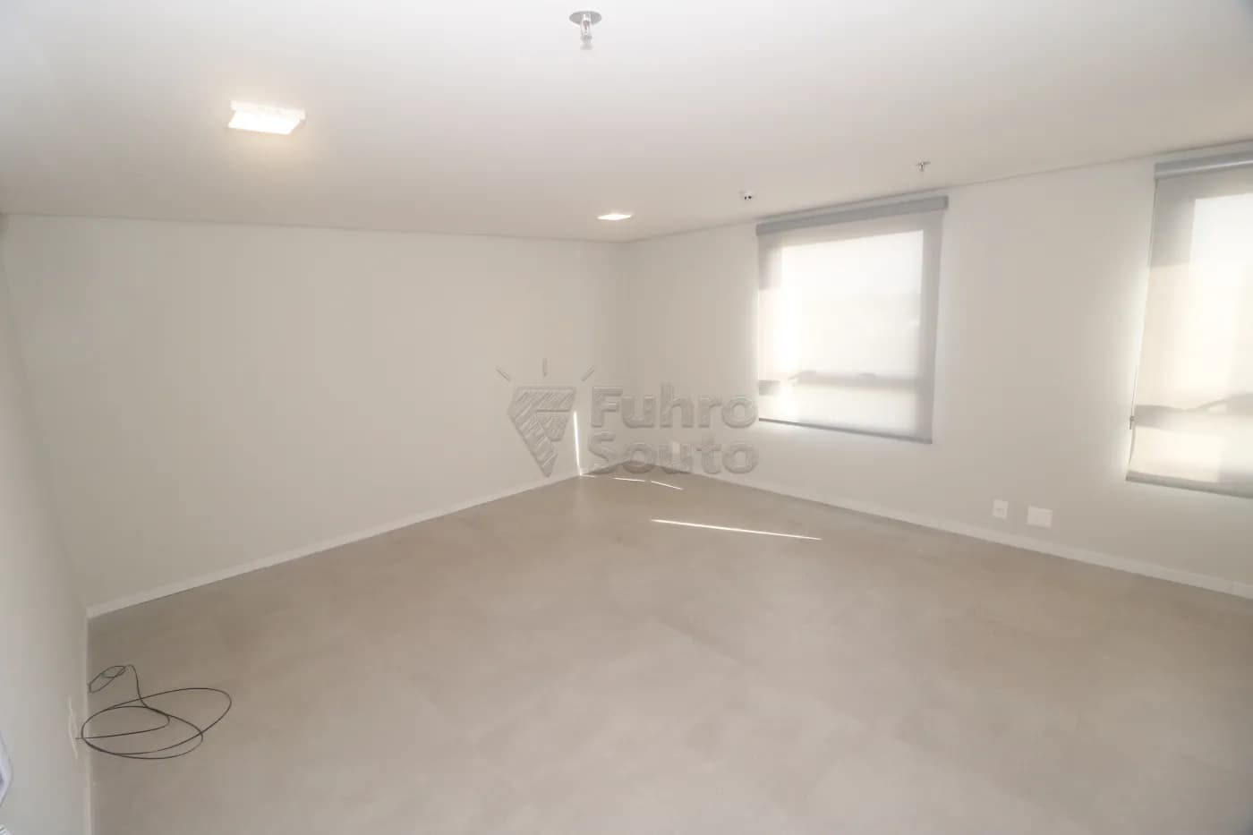 i2ldn-pelotas-comercial-sala-em-condominio-sao-goncalo-06-05-2026_23-07-18-69fbf3d6db675.webp