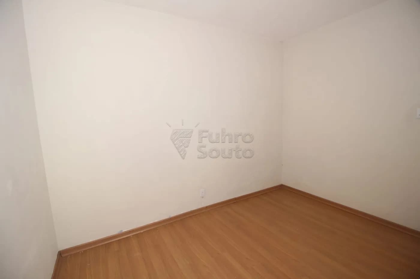 i2y8yc-pelotas-casa-padrao-centro-22-10-2025_11-40-23-15.webp