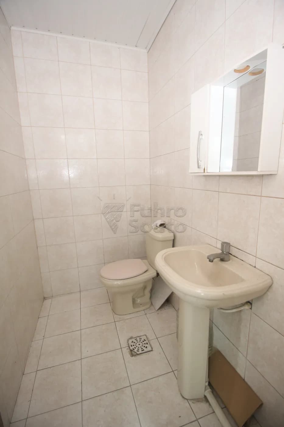 i5lx7j-pelotas-comercial-loja-em-condominio-centro-08-10-2025_00-48-26-14.webp
