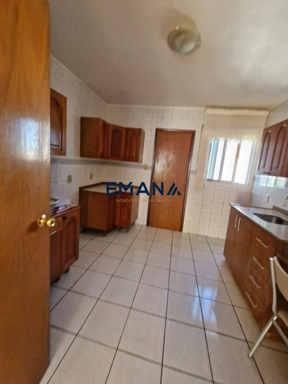i83lE2e2473H_978685c2e4f74740.jpg