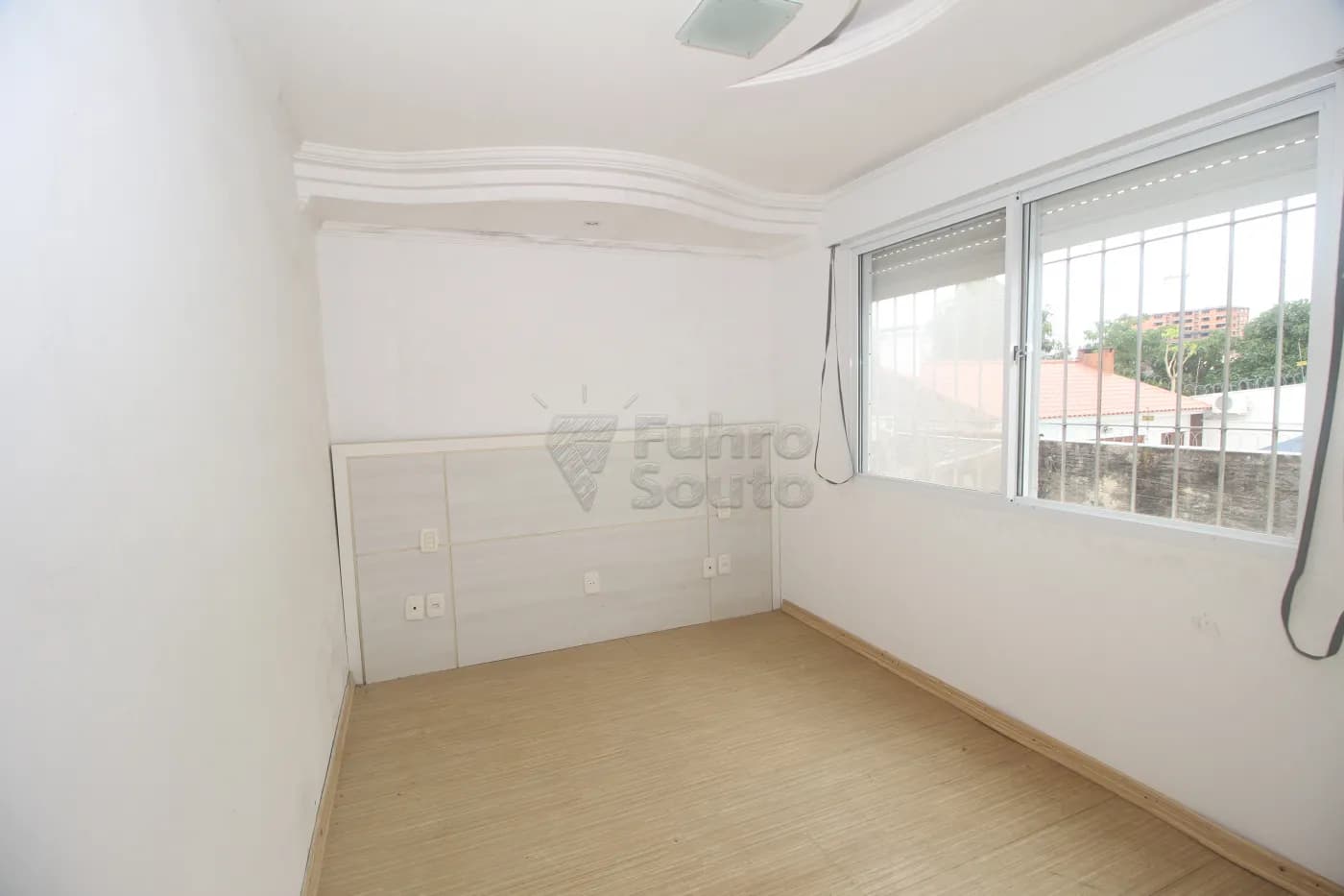 i9x74q-pelotas-casa-padrao-centro-15-12-2024_01-05-09-26.webp
