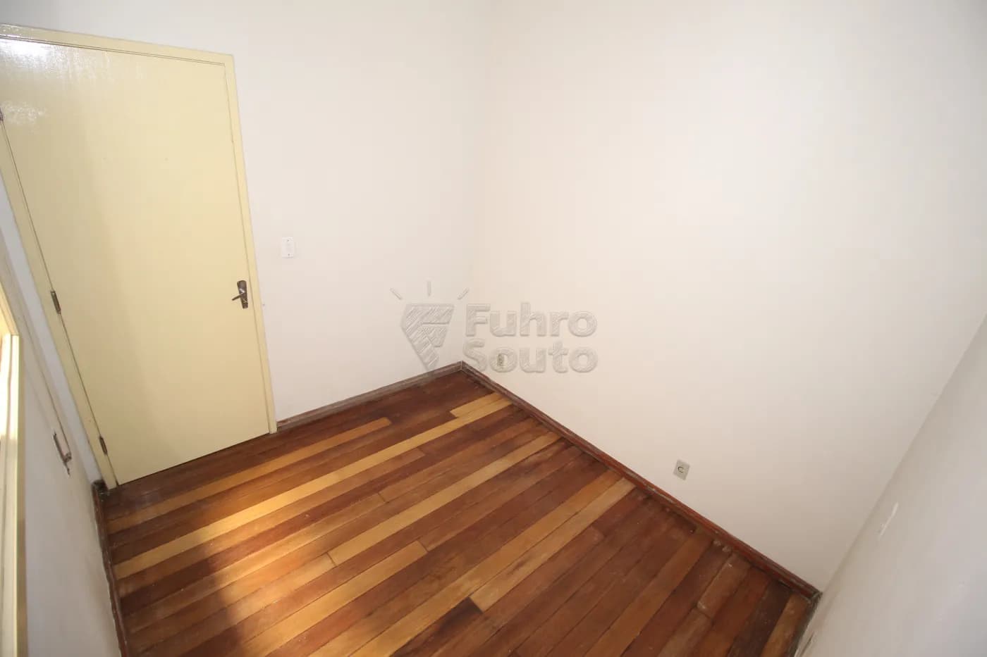 iircvk-pelotas-apartamento-padrao-centro-18-04-2024_01-01-22-12.webp