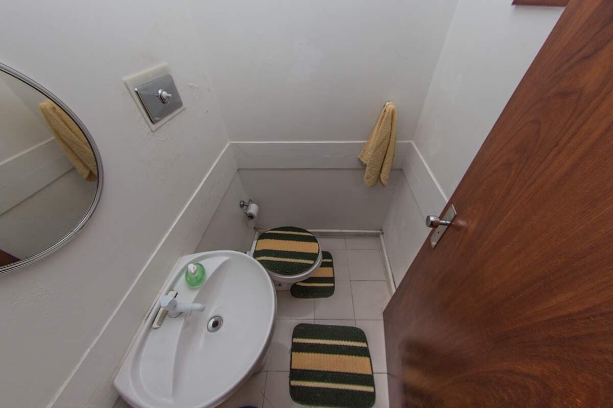 ij8gg-sala-no-pelotas-banheiro-social.jpg