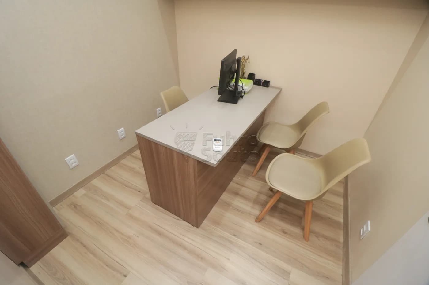 iktqte-pelotas-comercial-sala-em-condominio-areal-24-04-2026_23-39-07-69ec294bbfab1.webp