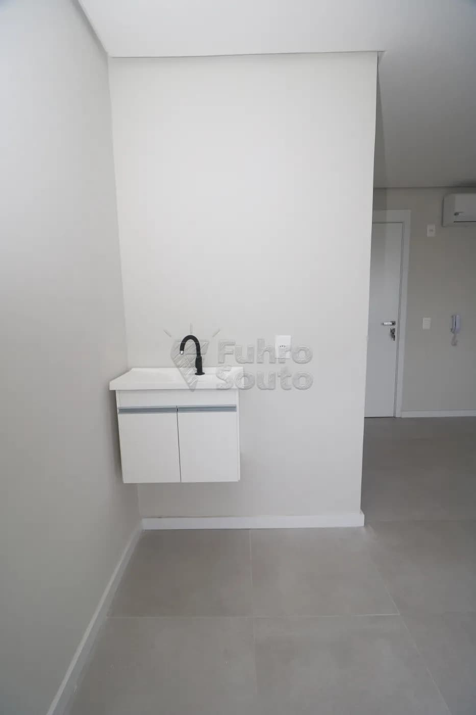 iyuj9q-pelotas-comercial-sala-em-condominio-sao-goncalo-06-05-2026_23-07-03-69fbf3c7778b7.webp